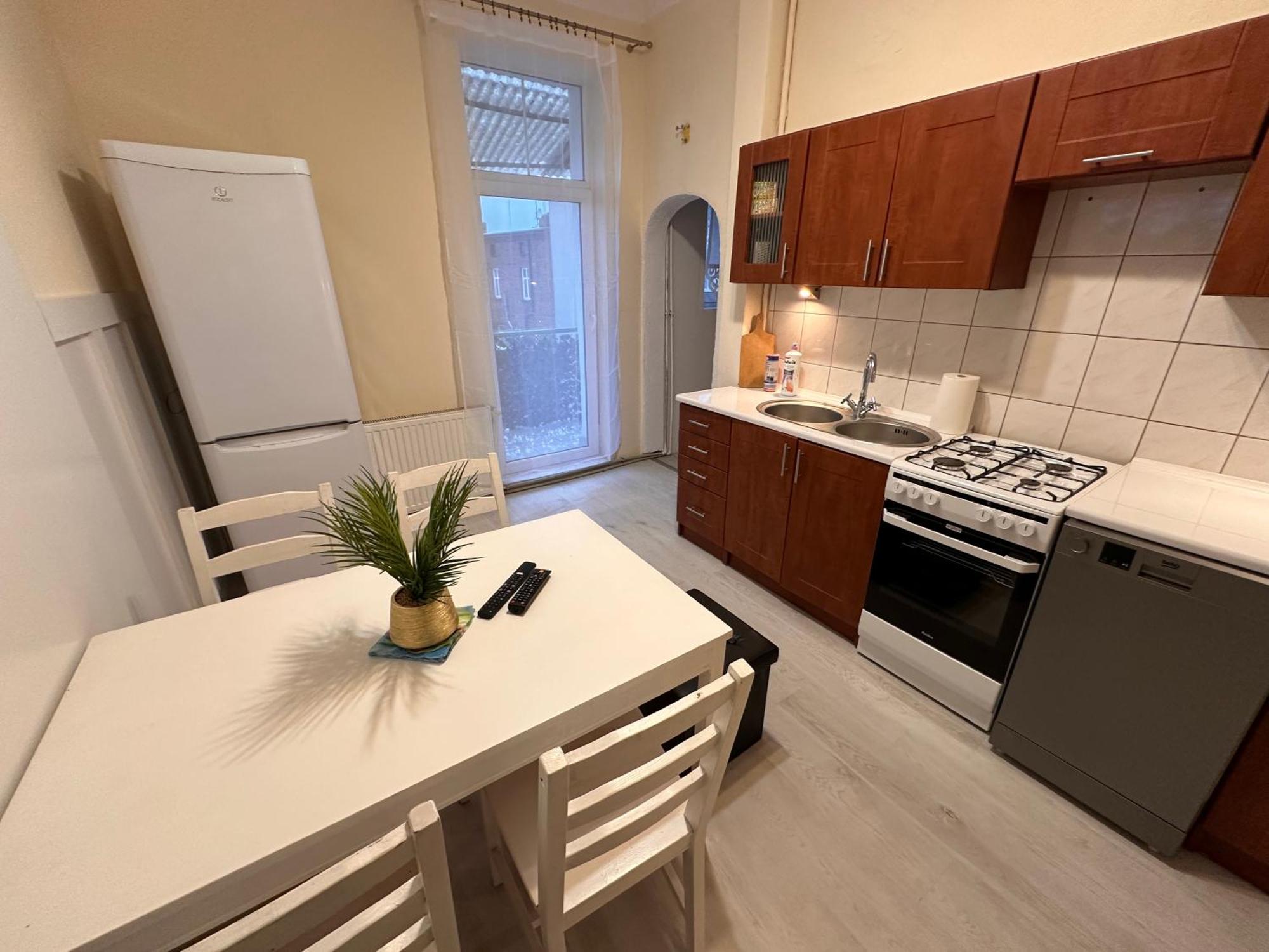 Apartamenty Ktw Central Station カトヴィツェ エクステリア 写真
