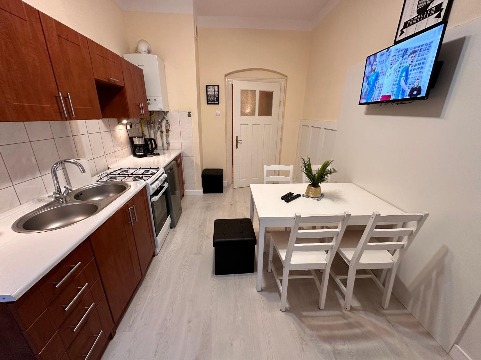 Apartamenty Ktw Central Station カトヴィツェ エクステリア 写真