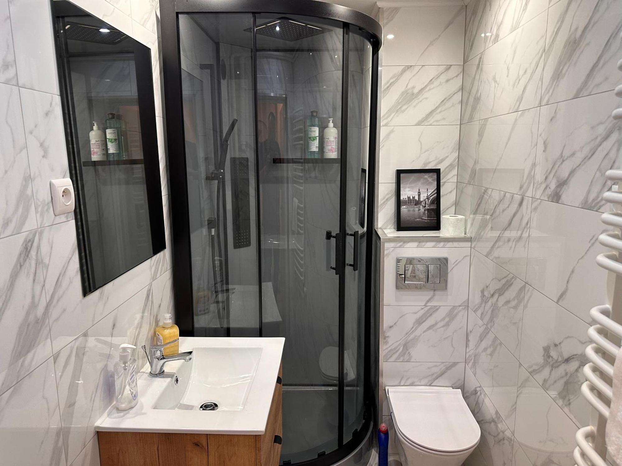Apartamenty Ktw Central Station カトヴィツェ エクステリア 写真