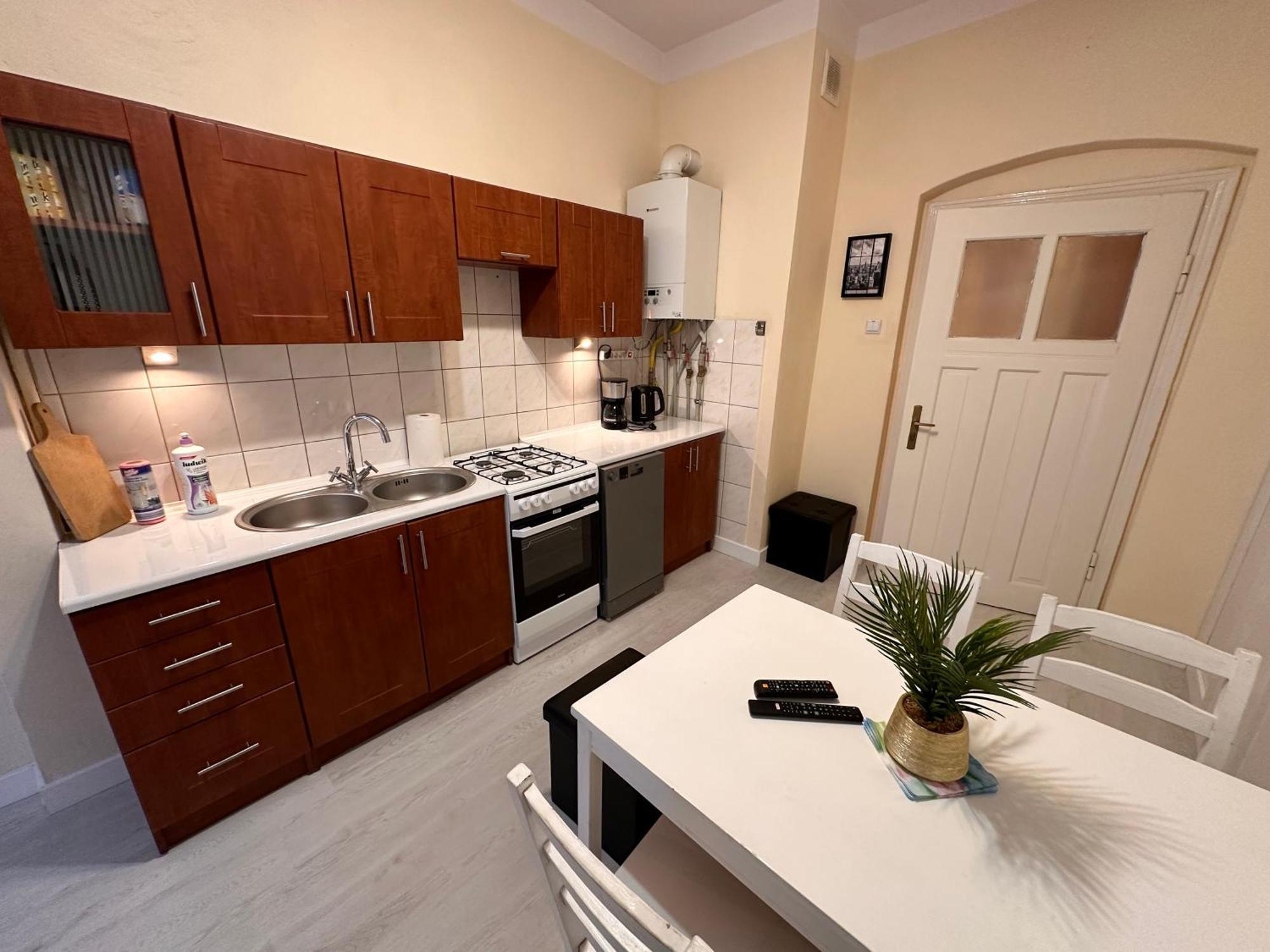 Apartamenty Ktw Central Station カトヴィツェ エクステリア 写真